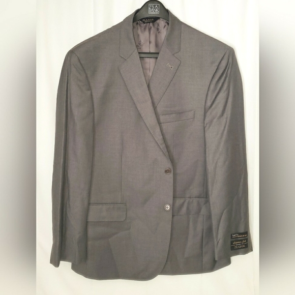 JoS. A. Bank, Signature Gold, 100 % wool suit. New old stock, with original tag. - Picture 15 of 16